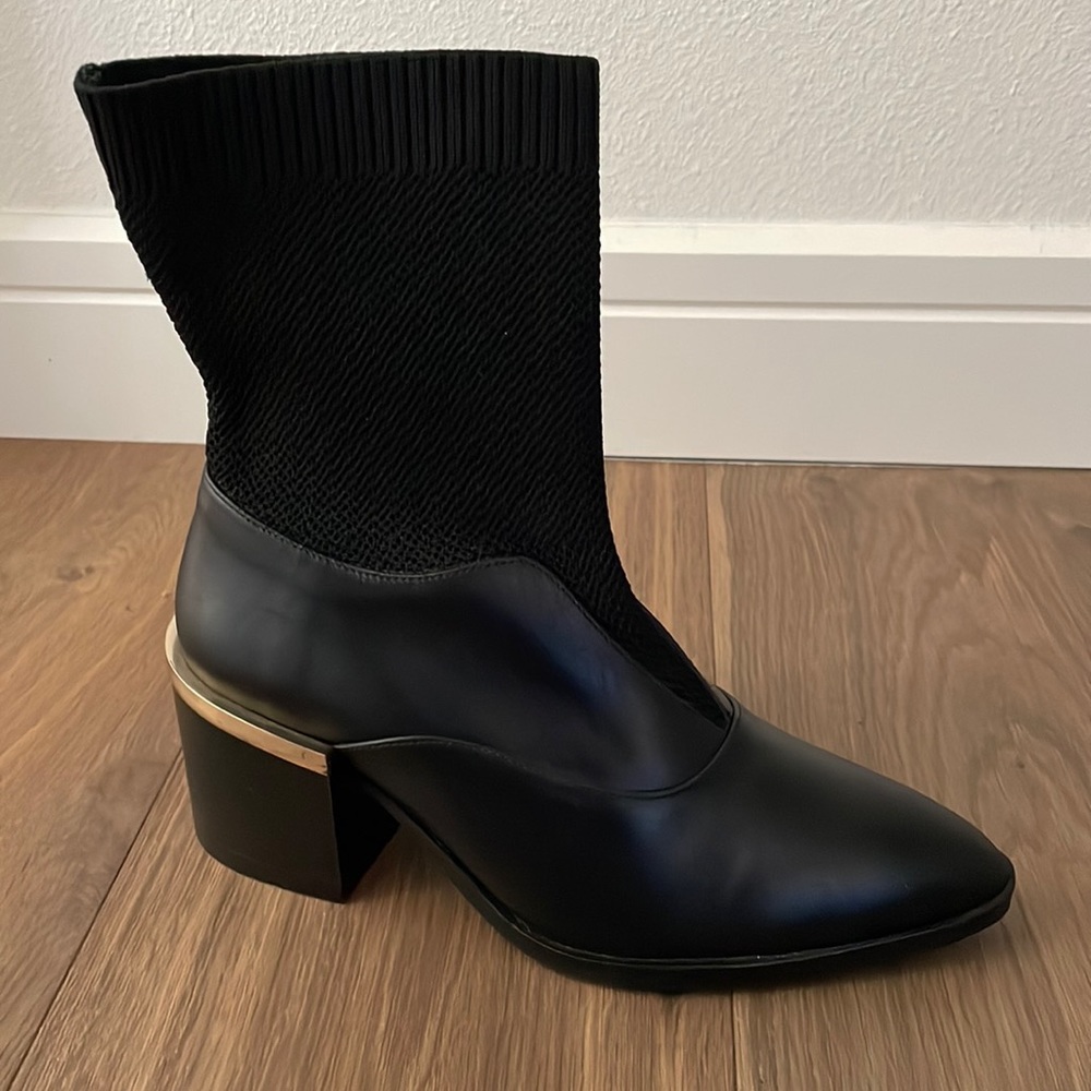 Universal Standard Boots- New without Box, never worn. Size 7, run small.